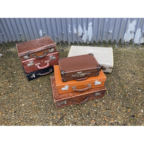 18 - Seven vintage cases