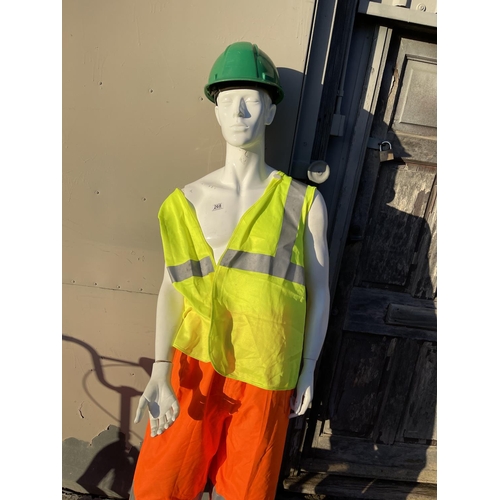 268 - Hi viz mannequin