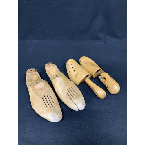 503 - 2 pairs of wooden shoe trees