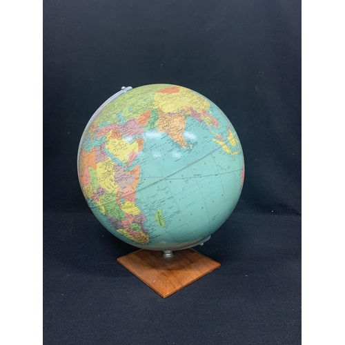 739 - Philip's Challenge Globe on stand height 38 cms