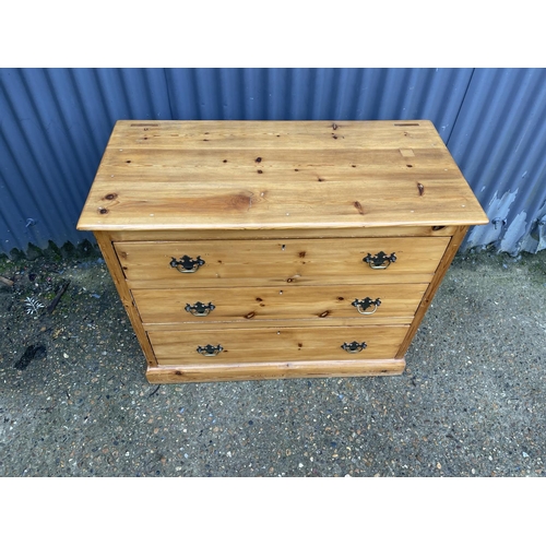 100 - A solid pine chest of three drawers 97x47x 80