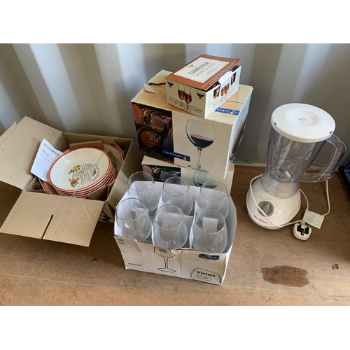 1043 - Spaghetti set, boxed glasses, Moulinex pulser