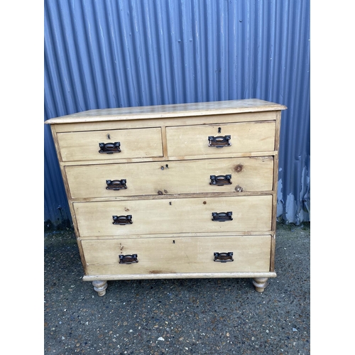 217 - A country pine chest of five drawers 105x50x100