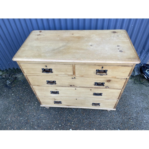 217 - A country pine chest of five drawers 105x50x100