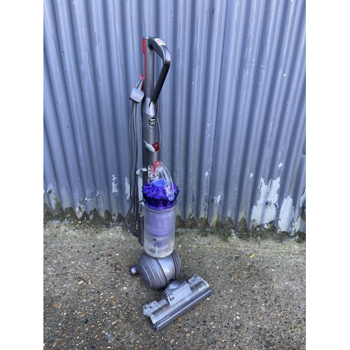 226 - A dyson dc40 cleaner