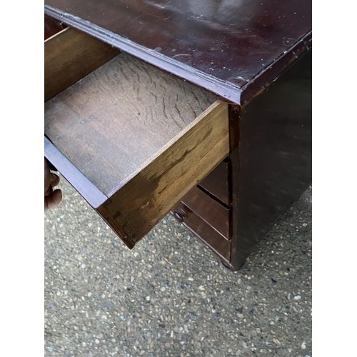 264 - A Victorian mahogany chest of five drawers