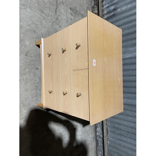 288 - Modern chest of three drawers 72 x 44 x 78 cms