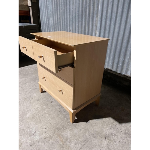 288 - Modern chest of three drawers 72 x 44 x 78 cms