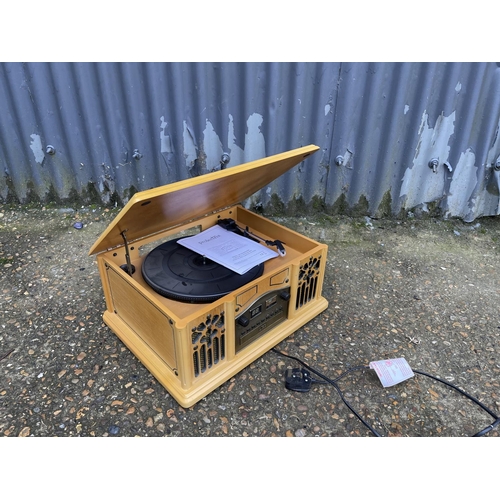 30 - A modern cd / record player