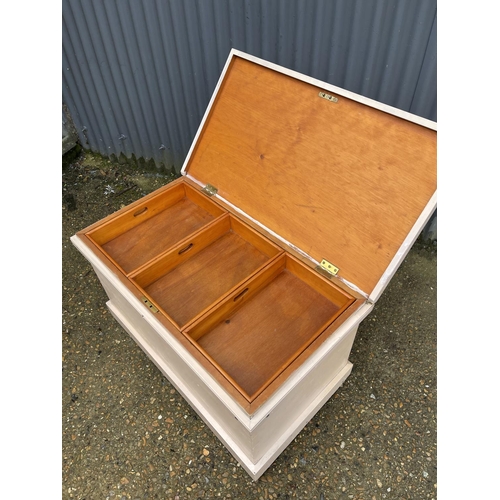 47 - A large pine blanket box trunk with five internal trays 97x 54x 57