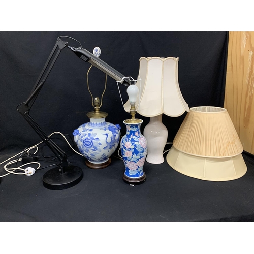 538 - Daylight reading lamp, and three china lamps and shades