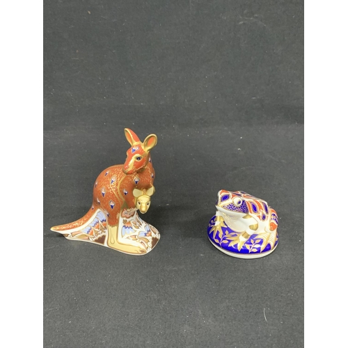 788 - Crown Derby Australian Collection Kangaroo Paperweight height 15 cms and Crown Derby Frog Paperweigh... 