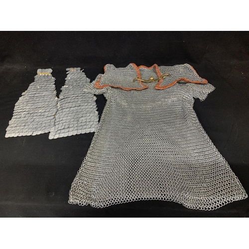 813 - Heavy chainmail tunic and epaulettes