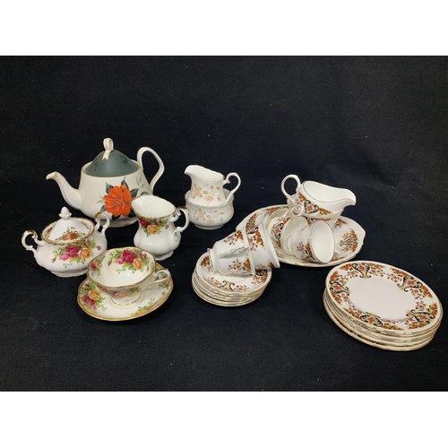 818 - Royal Albert part teaware and Colclough teaware