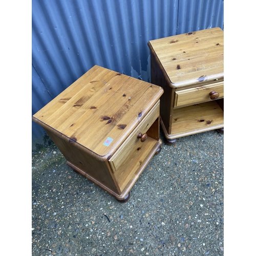 96 - A pair of pine single drawer bedsides