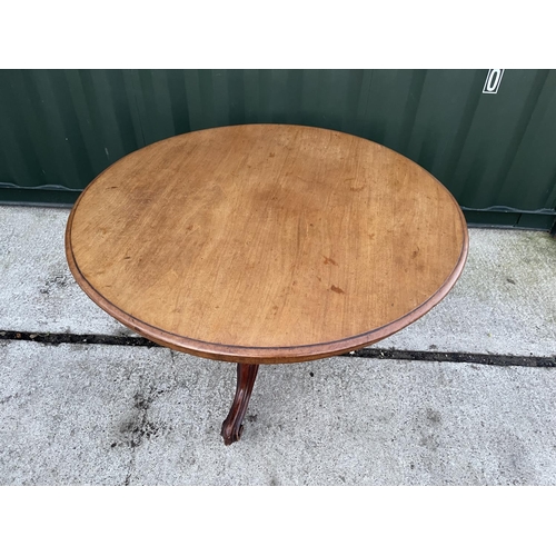 298 - A Victorian mahogany tilt top breakfast table 120cm diameter