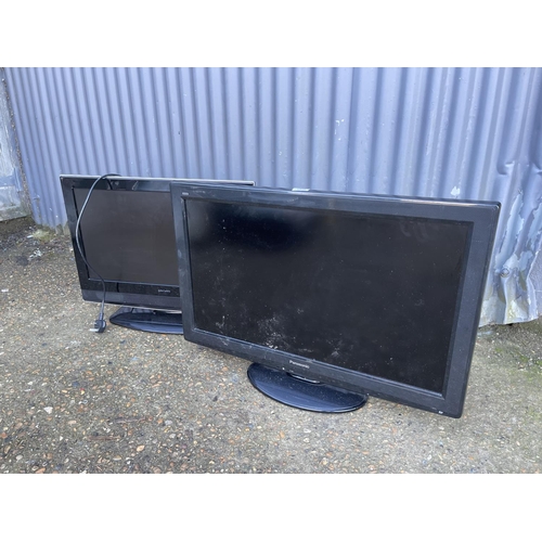 102 - Two flat screen tvs