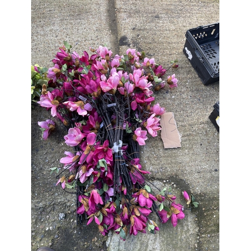 125 - A large quantity of artificial magnolia flowers