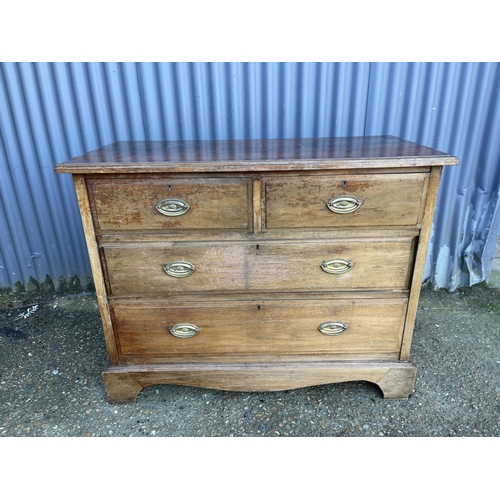 131 - A mahogany chest of four drawers 108x83x 70