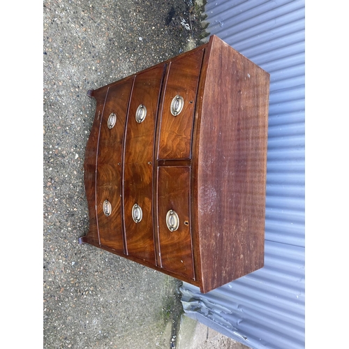 135 - A victorian bow front chest of four drawers 92x 50x 95