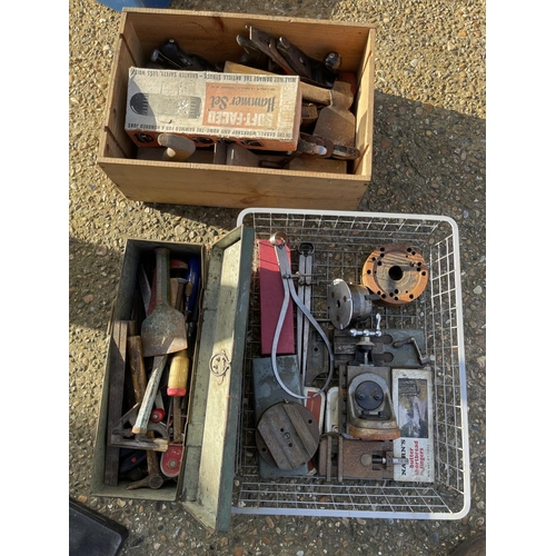 142 - Lathe parts, box of planes etc and other tools