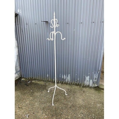 143 - A metalwork coat stand