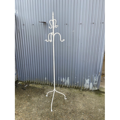 143 - A metalwork coat stand