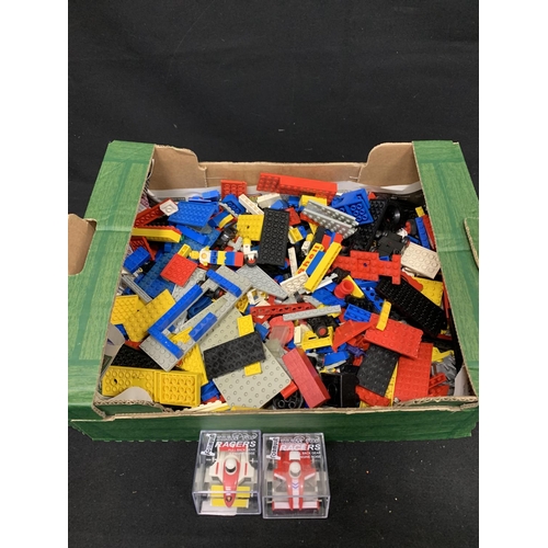 589 - Box of Lego pieces