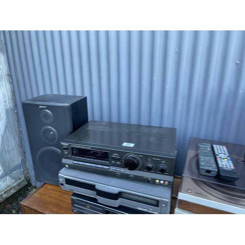 85 - A collection of hifi equipment including Phillips deck, technics sections and speakers & remote