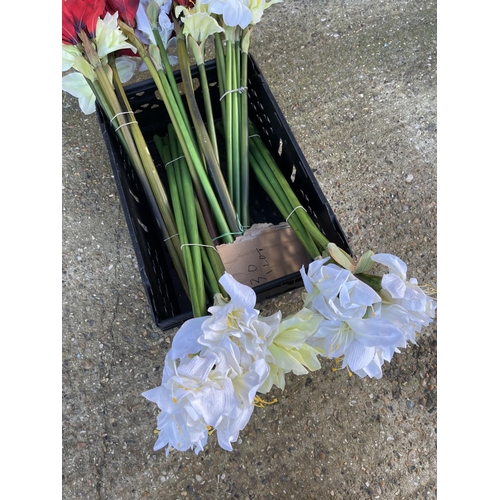 301 - A tray of 30 artificial flower stems