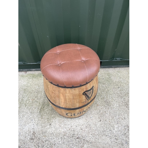 305 - A Guinness barrel storage seat 46x46 x58