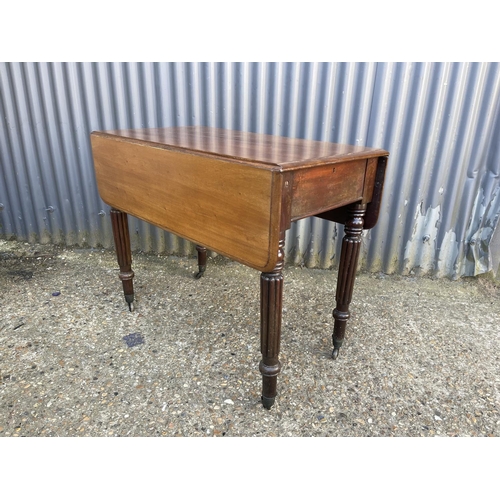 13 - A victorian mahogany pembroke table with drawer 90x50x75