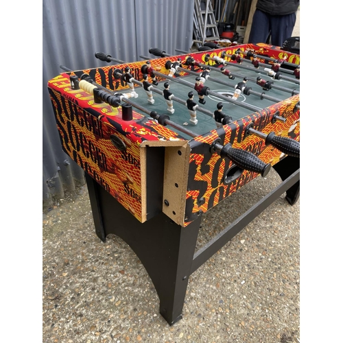 25 - A table football table