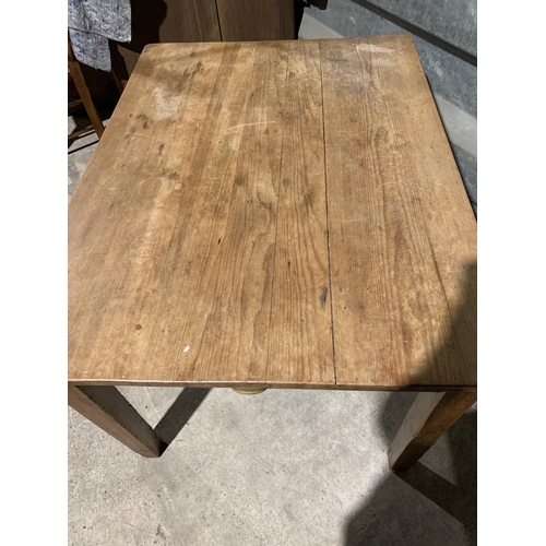 151 - Pine kitchen table with drawer, 120 x 89 x 76cms