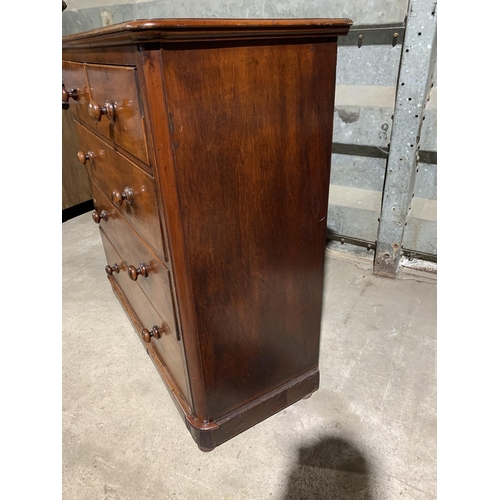 152 - Victorian mahogany chest of 5 drawers, 117 x 50 x 118cms