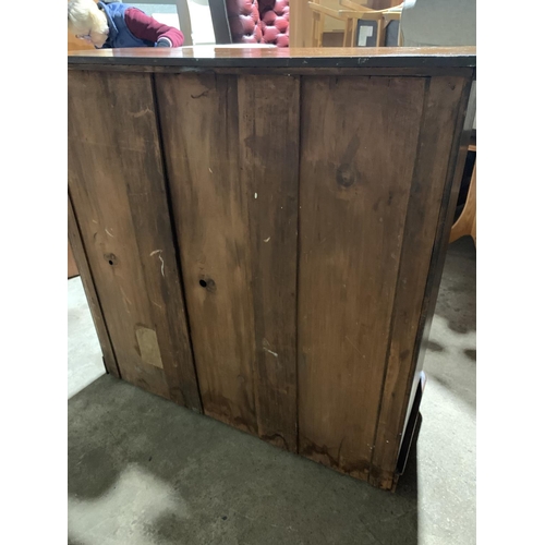 152 - Victorian mahogany chest of 5 drawers, 117 x 50 x 118cms