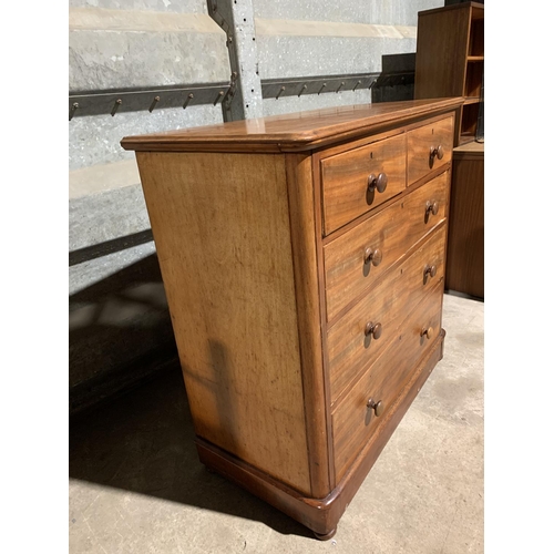 167 - Victorian mahogany chest of 5 drawers, 105 x 52 x 105cms