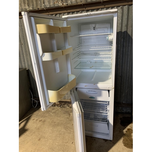 204 - Hotpoint ice diamond fridge freezer