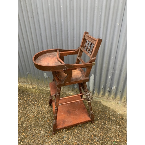 216 - Metomorphic nursery high chair