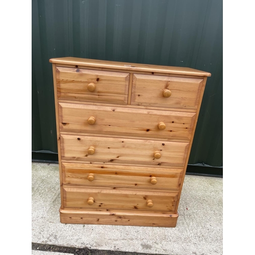 290 - A solid pine chest of drawers 90x40x115