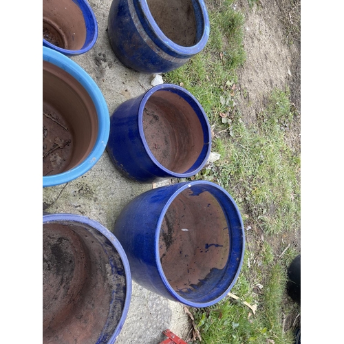 400c - 10 blue glazed garden pots assorted sizes