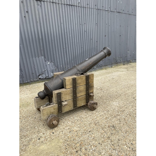 95 - An antique iron cannon, cannon length 122cm (4ft))