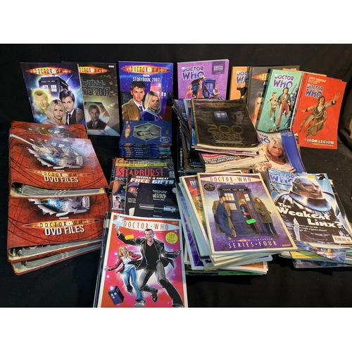 966 - Dr Who: large quantity of Magazines, books and DVD Files