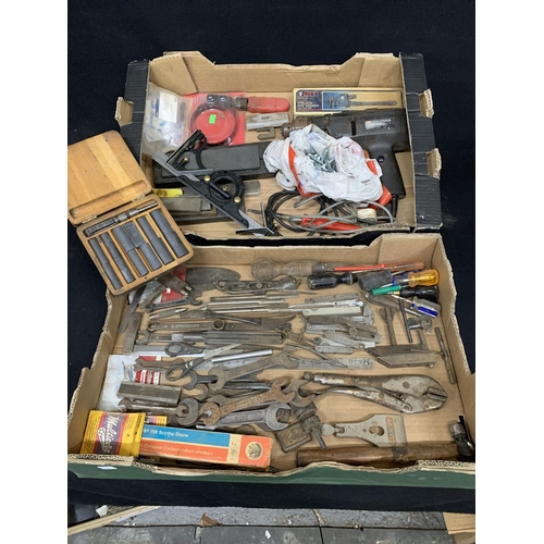 530 - 2 trays of assorted tools