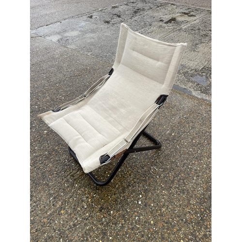 58 - A mid century folding safari style chair