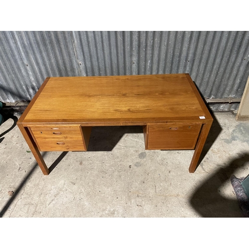 61 - A large mid century teak office desk (AF TO FILING DRAWER ) 150x77x70