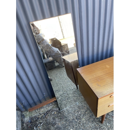 154 - A mid century teak chest of six drawers with optional mirror and haunches 150x44x70