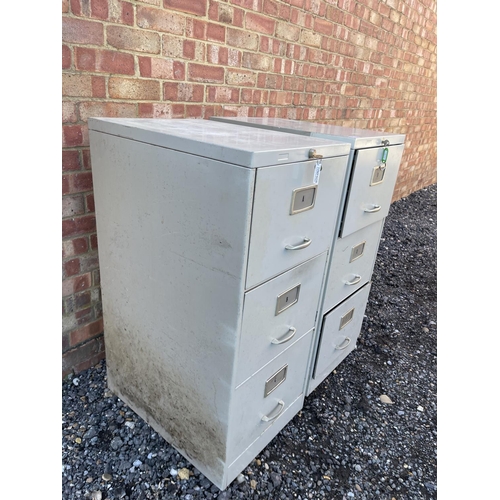 17 - A pair of grey metal three drawer filing cabinets 46 x63x104