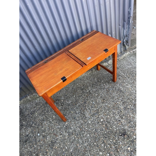 194 - A vintage double school desk 102x46x70