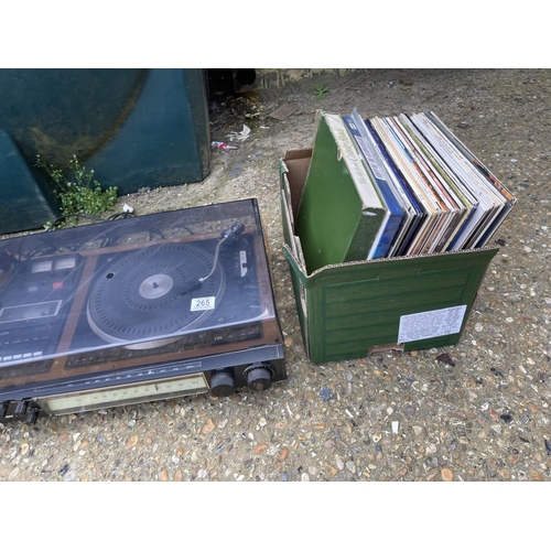 265 - Record deck, radio and box records